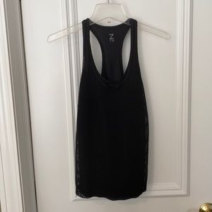 Women’s black Zella tank